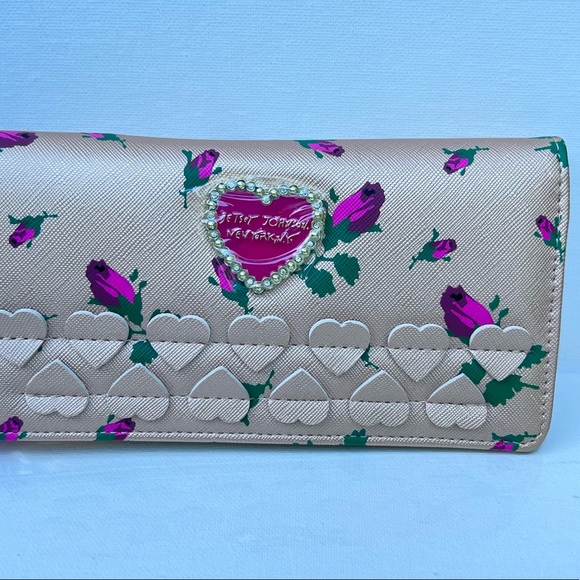 Betsey Johnson Rose Gold Wallet Hearts and Roses - Picture 7 of 13